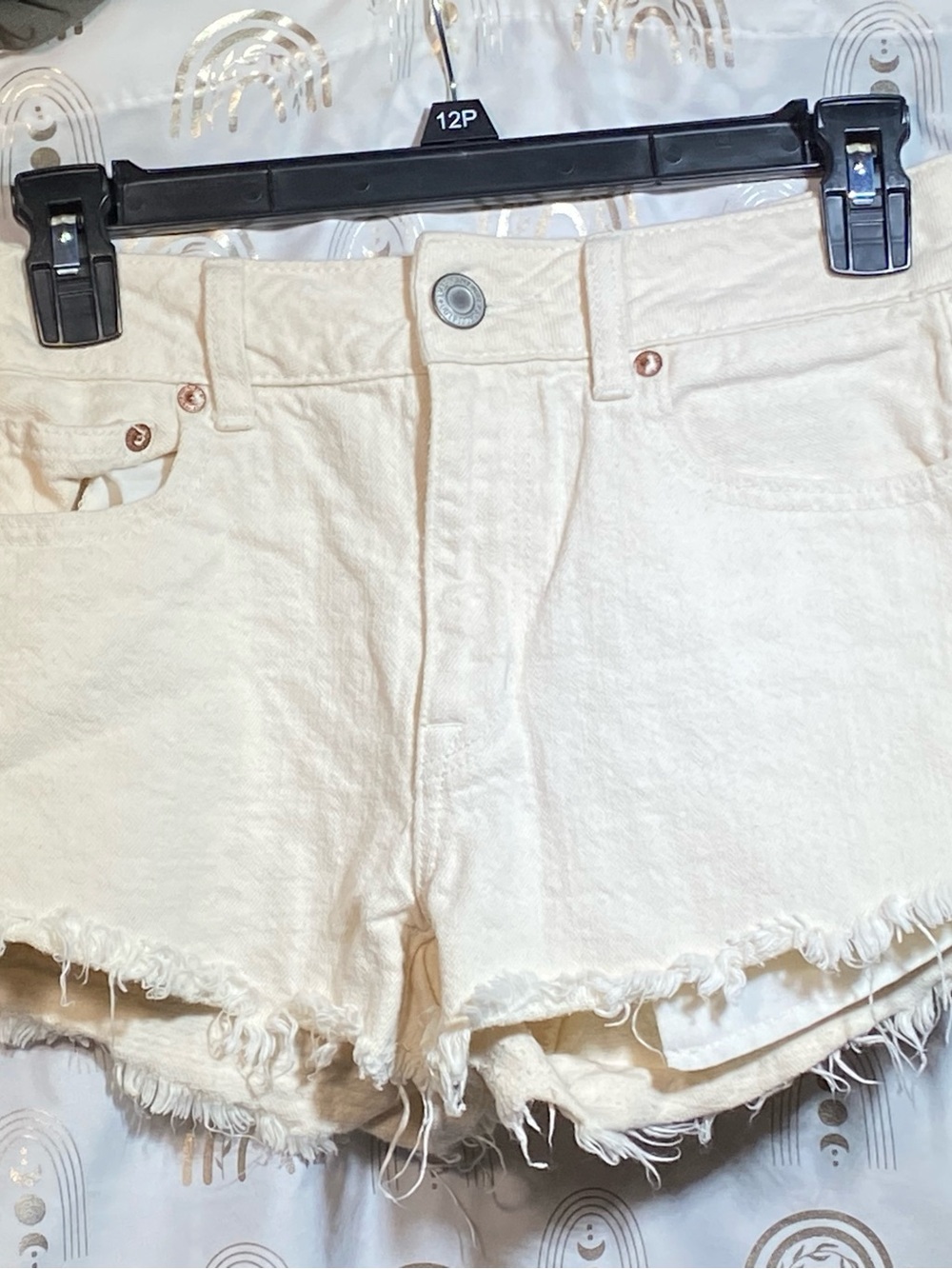 American Eagle Outfitters Cream Frayed Hem Denim Shorts - Picture 1 of 12